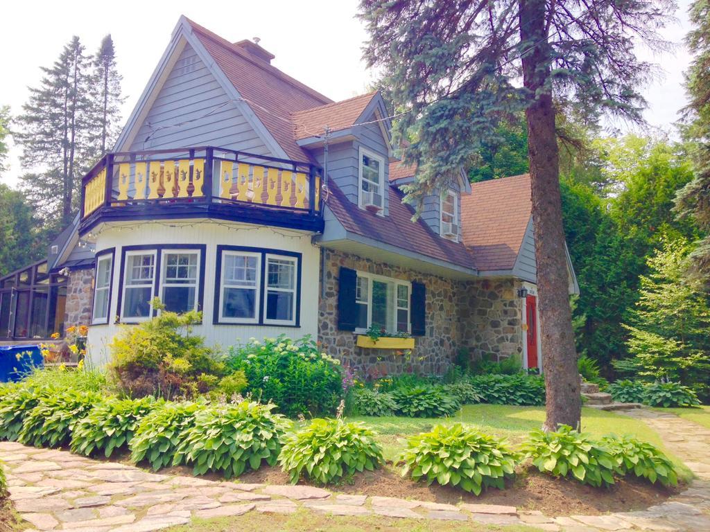 Auberge Bonne Nuit-Bonjour Sainte-Adele Exterior photo